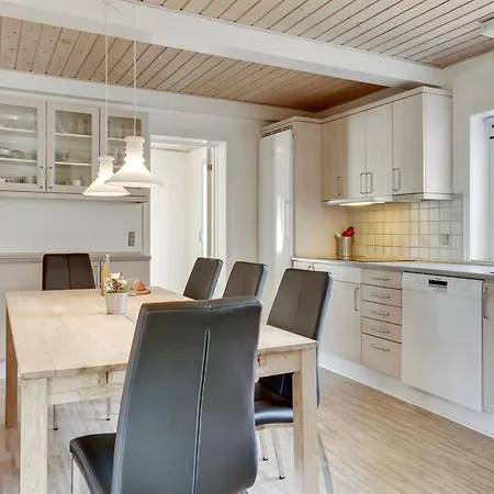 Stefan - 500m From The Sea By Interhome *