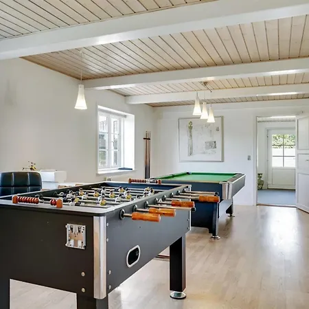 Stefan - 500m From The Sea By Interhome